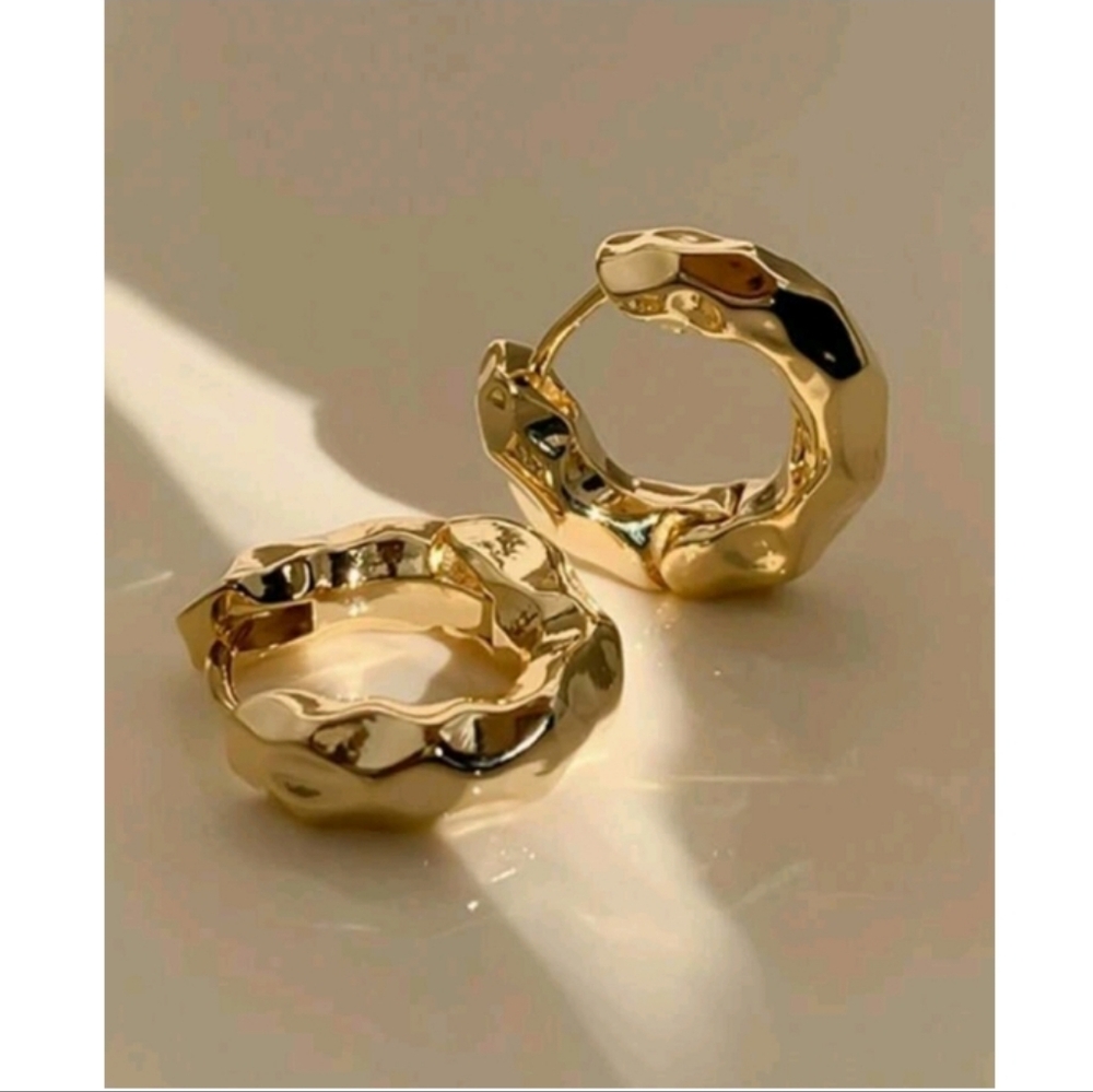 Anthropologie Abstract Hammered Small Huggie Hoop Gold Earrings - Picture 2 of 5